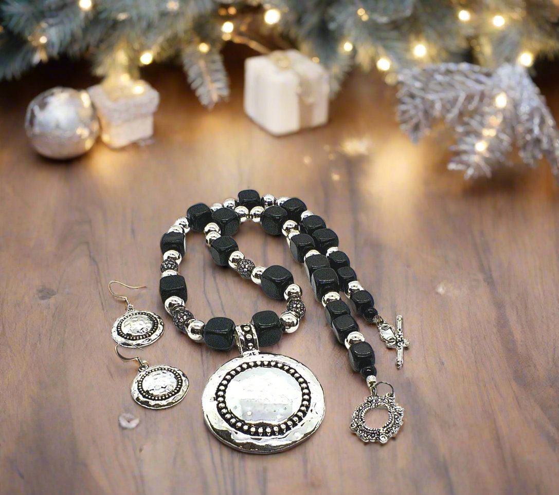 Stunning Silver and Black Necklace Set