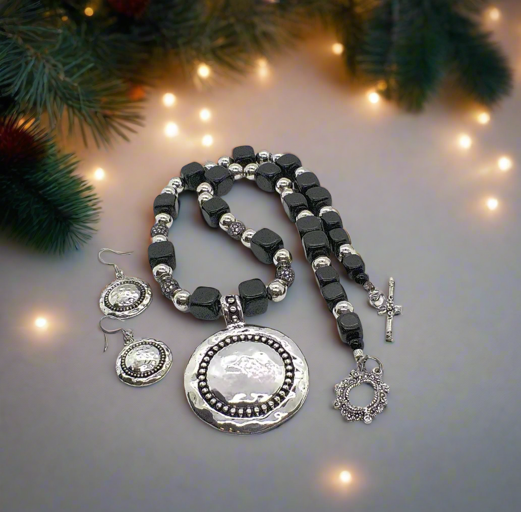 Stunning Silver and Black Necklace Set