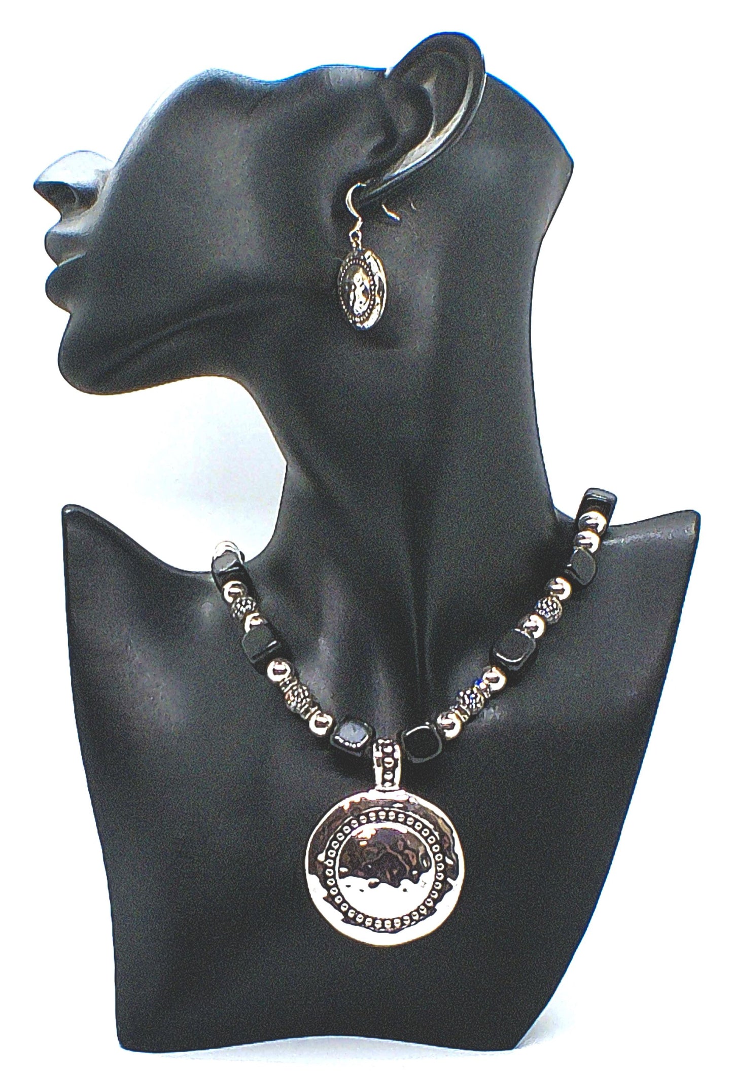 Stunning Silver and Black Necklace Set