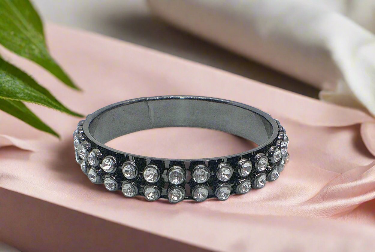 https://www.artistryjewelry.net/products/rhinestone-bracelet-1