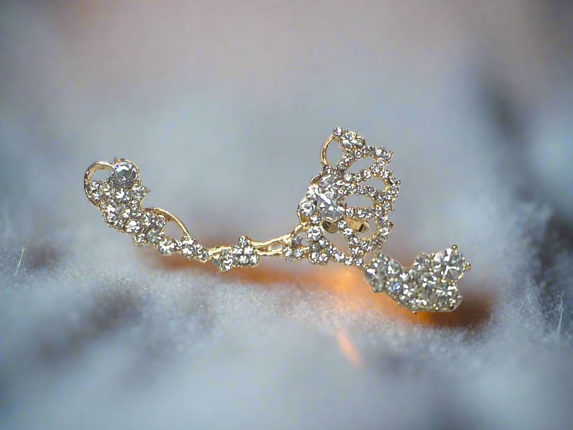 Shimmering Beautiful Ear Cuff