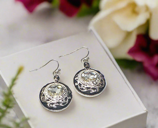 https://www.artistryjewelry.net/products/rhinestone-earrings