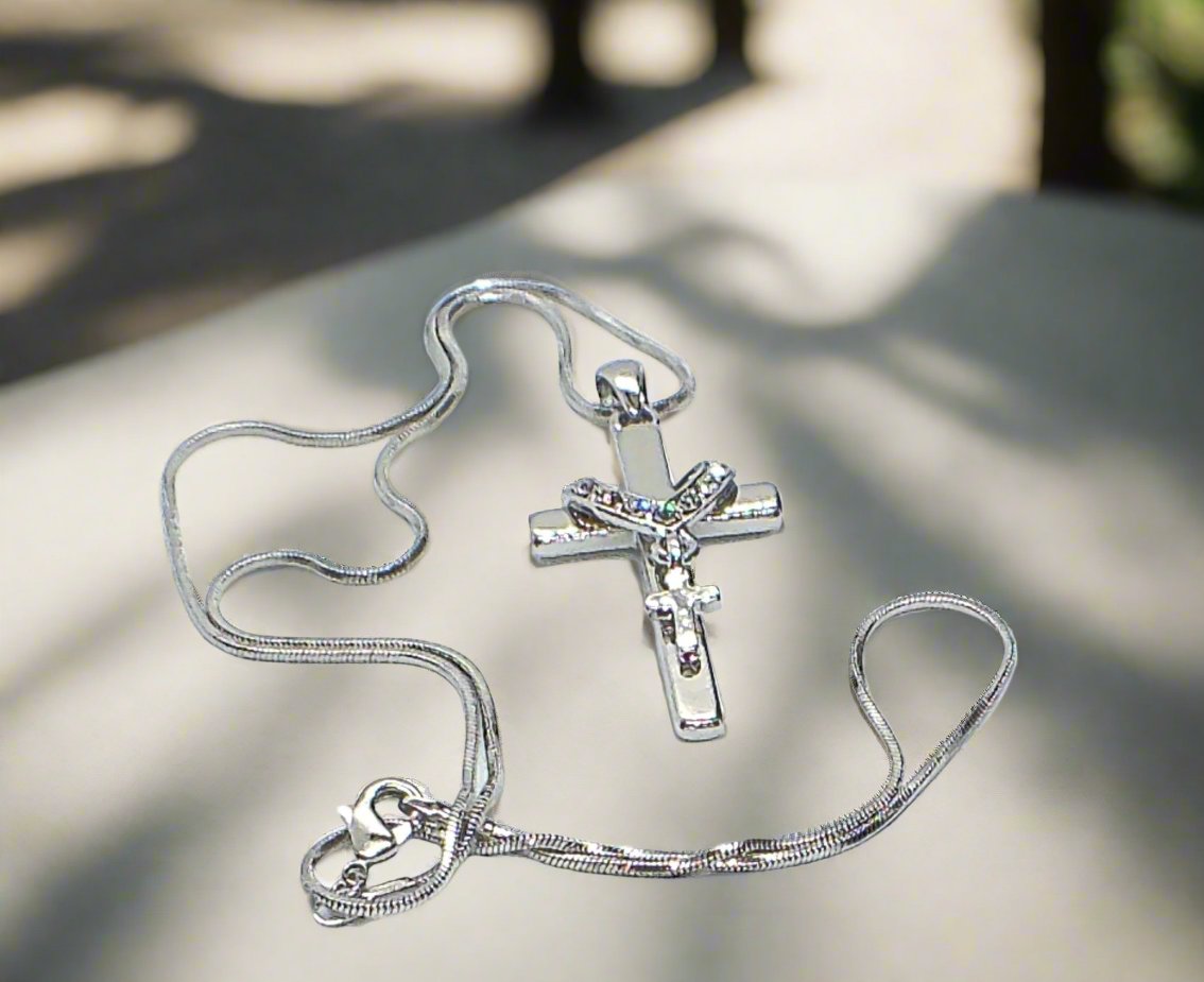 https://www.artistryjewelry.net/products/stunning-heart-and-cross-pendant-necklace