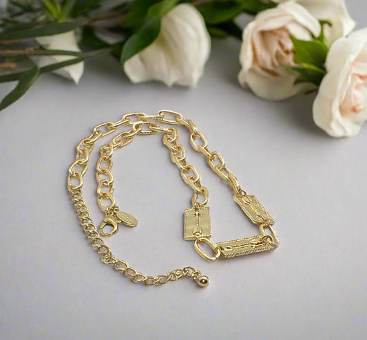 https://www.artistryjewelry.net/products/lovely-gold-arrow-necklace