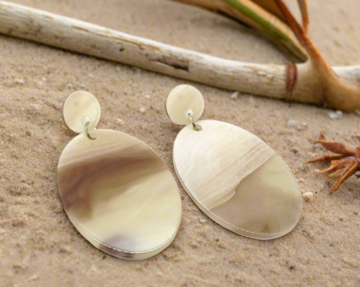 https://www.artistryjewelry.net/products/marble-finish-earrings