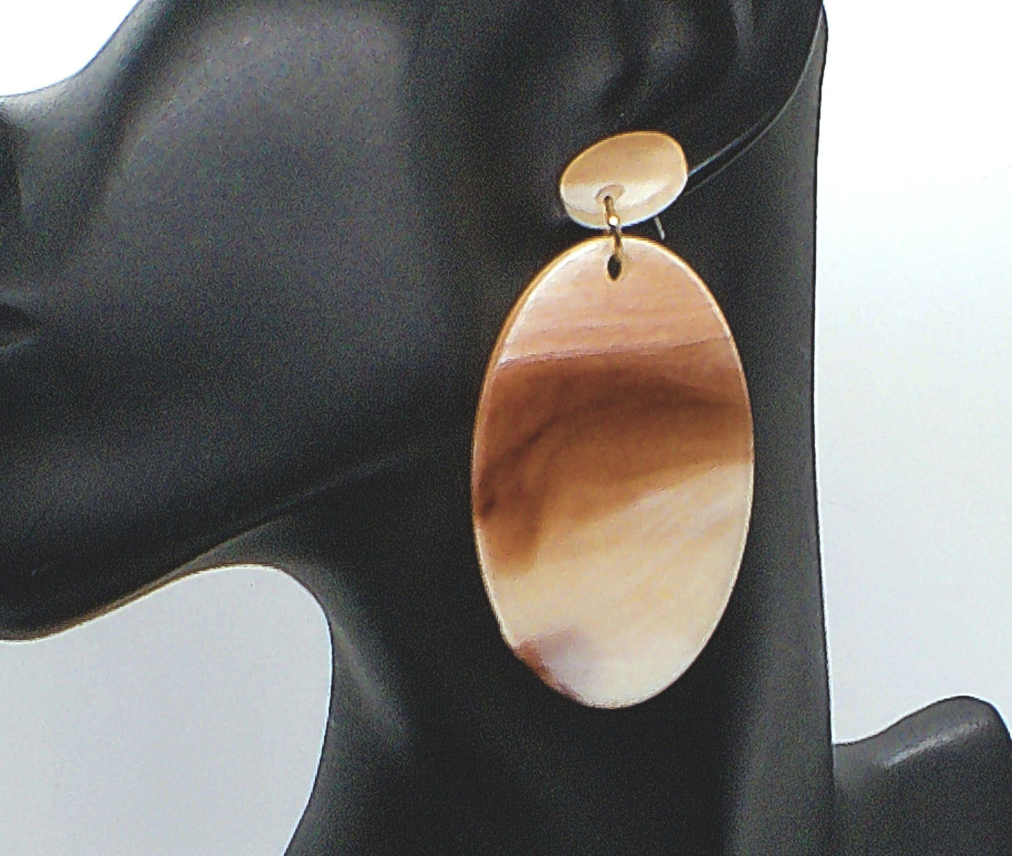 https://www.artistryjewelry.net/products/marble-finish-earrings