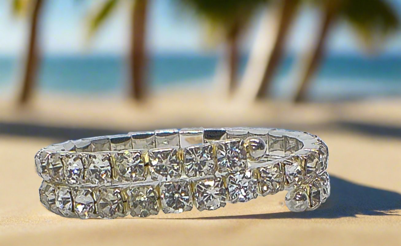 https://www.artistryjewelry.net/products/rhinestone-covered-bracelet