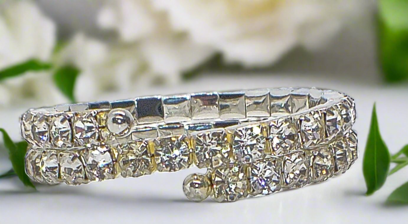 https://www.artistryjewelry.net/products/rhinestone-covered-bracelet