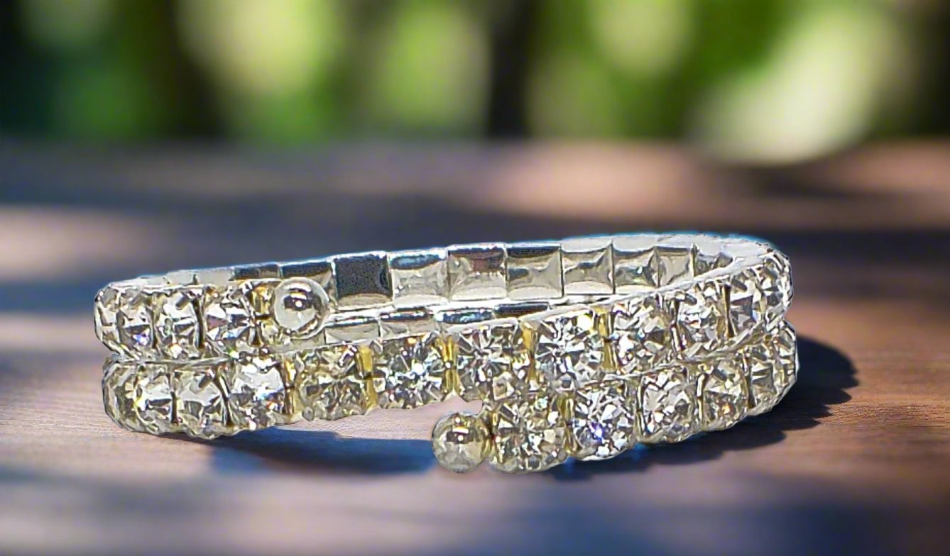 https://www.artistryjewelry.net/products/rhinestone-covered-bracelet