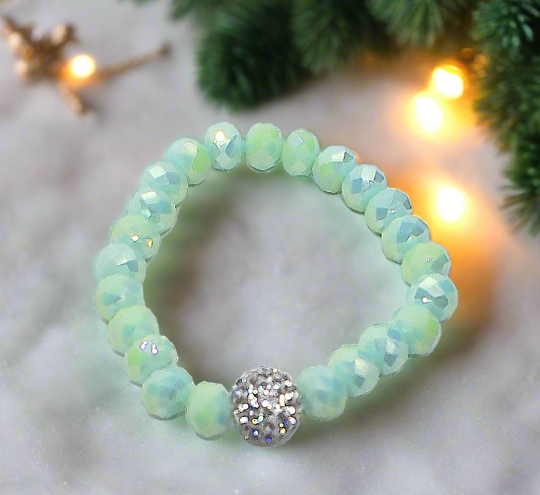 https://www.artistryjewelry.net/products/gorgeous-mint-bracelet