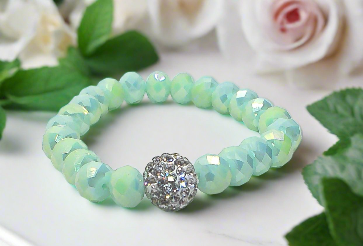 https://www.artistryjewelry.net/products/gorgeous-mint-bracelet