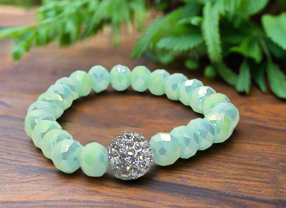 https://www.artistryjewelry.net/products/gorgeous-mint-bracelet