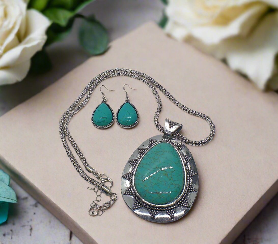 Marvelous Teardrop Turquoise Necklace Set