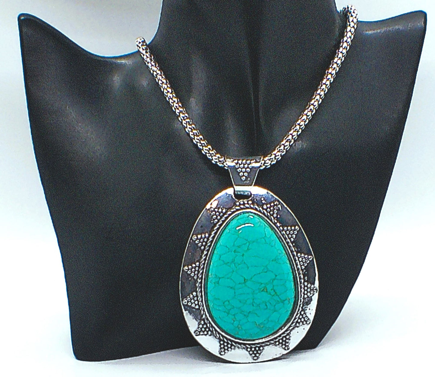 Marvelous Teardrop Turquoise Necklace Set