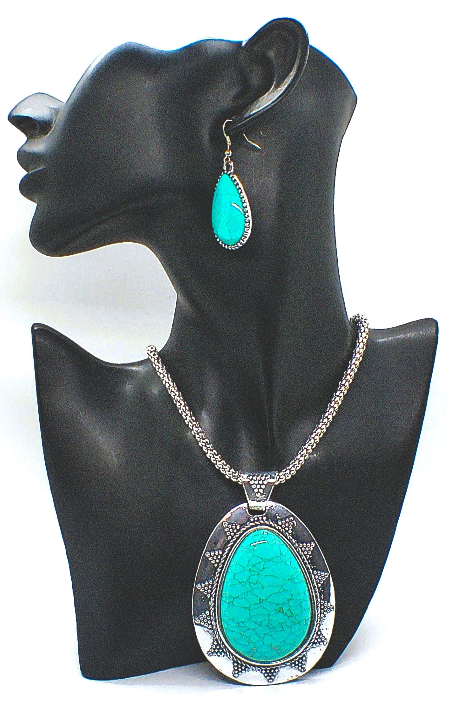 Marvelous Teardrop Turquoise Necklace Set