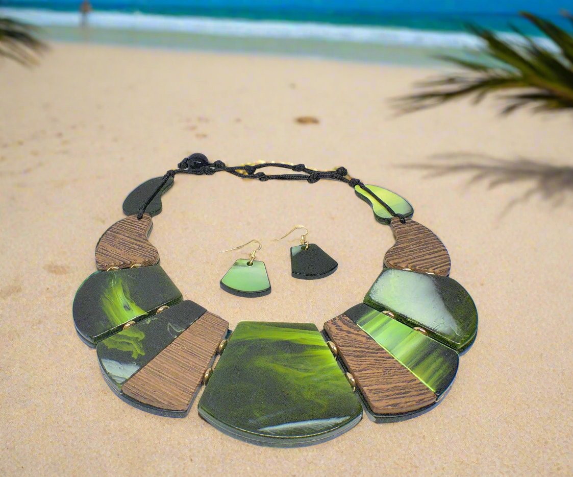 Fantastic Green and Gold Graduated Necklace Set