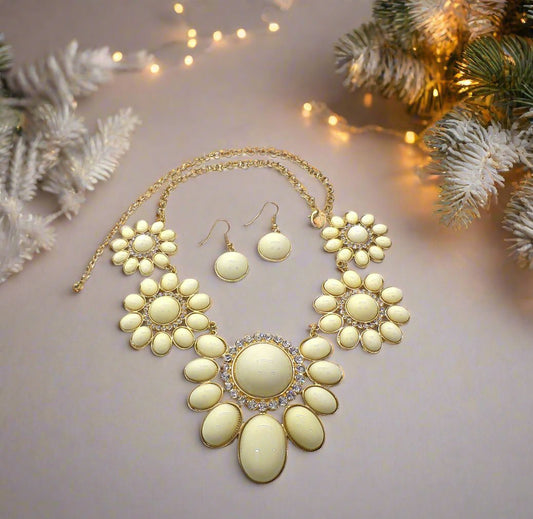 Ivory Flowers Galore Necklace Set