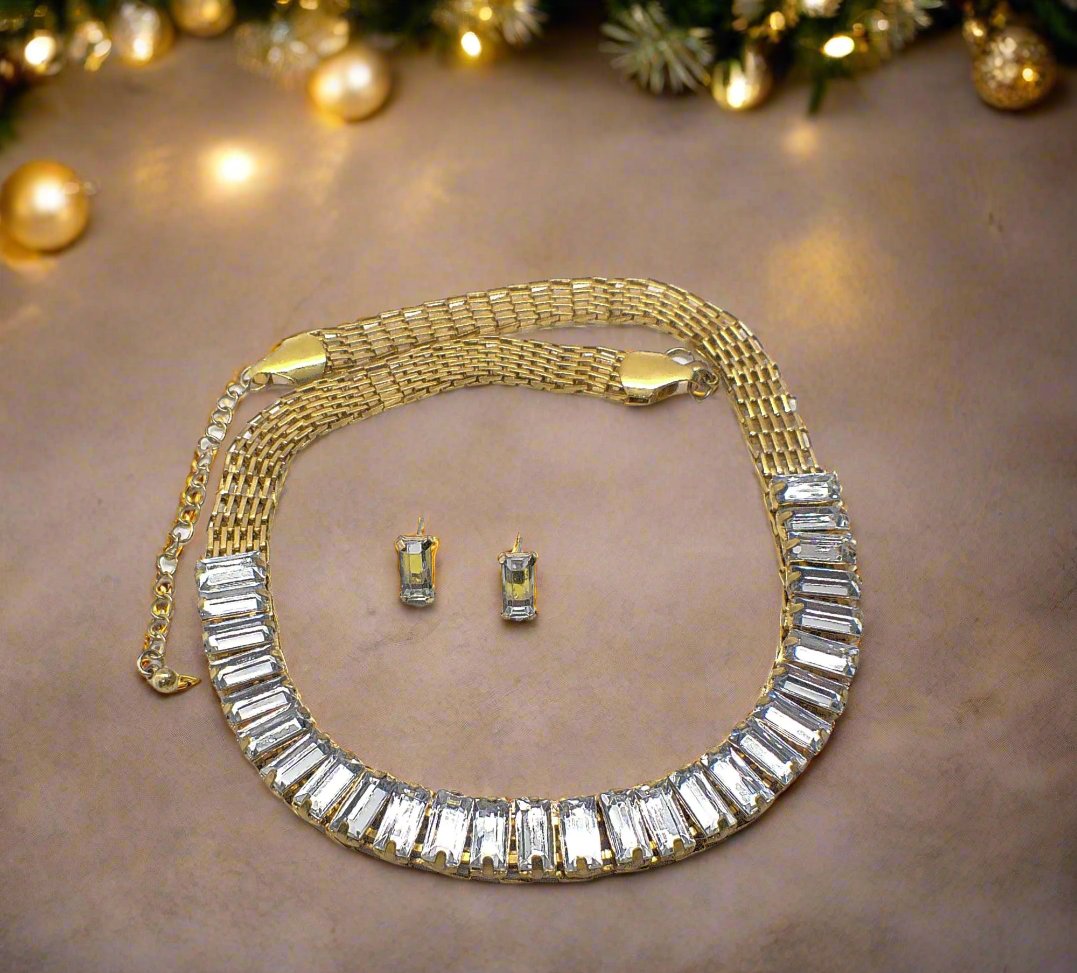 Lovely Rhinestones and Gold Necklace Set