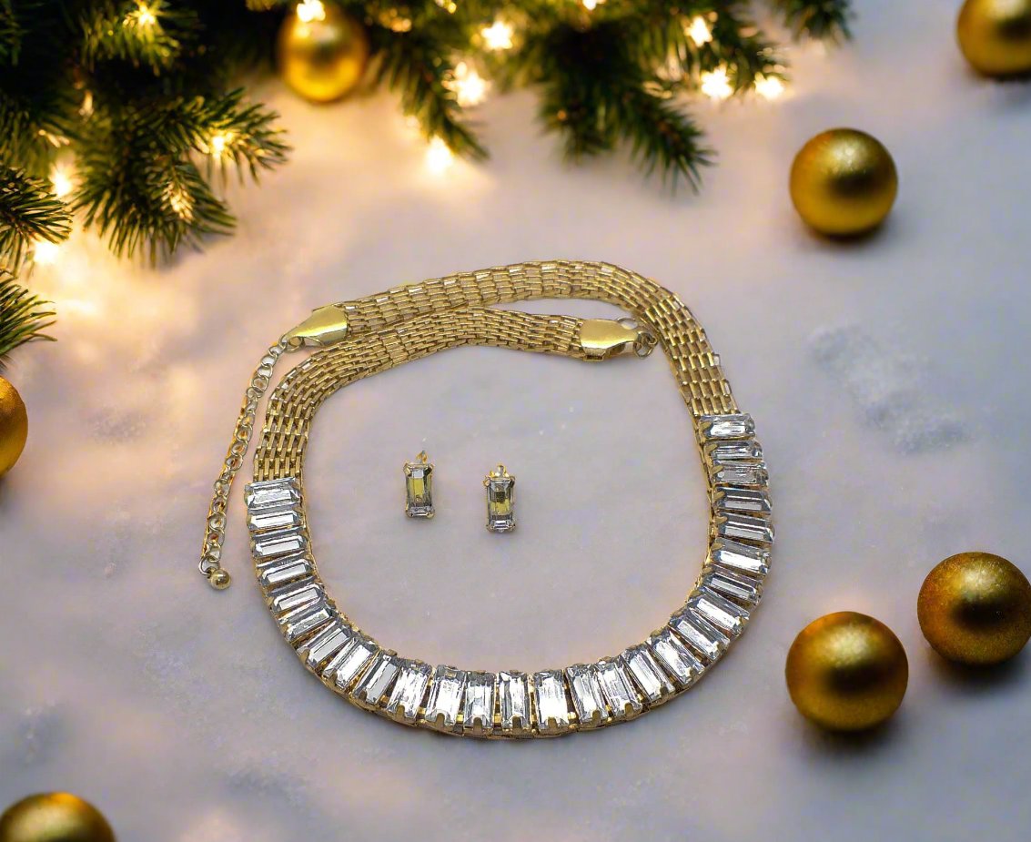 Lovely Rhinestones and Gold Necklace Set