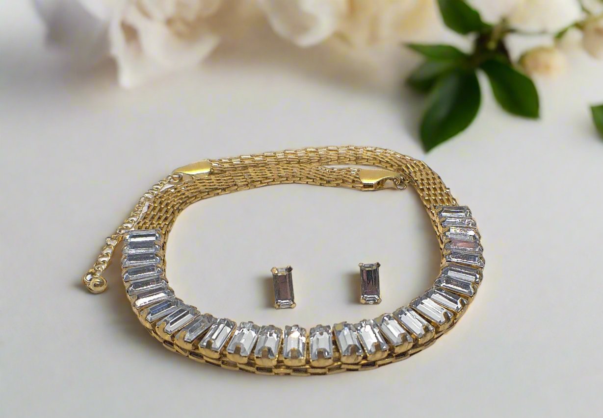 Lovely Rhinestones and Gold Necklace Set