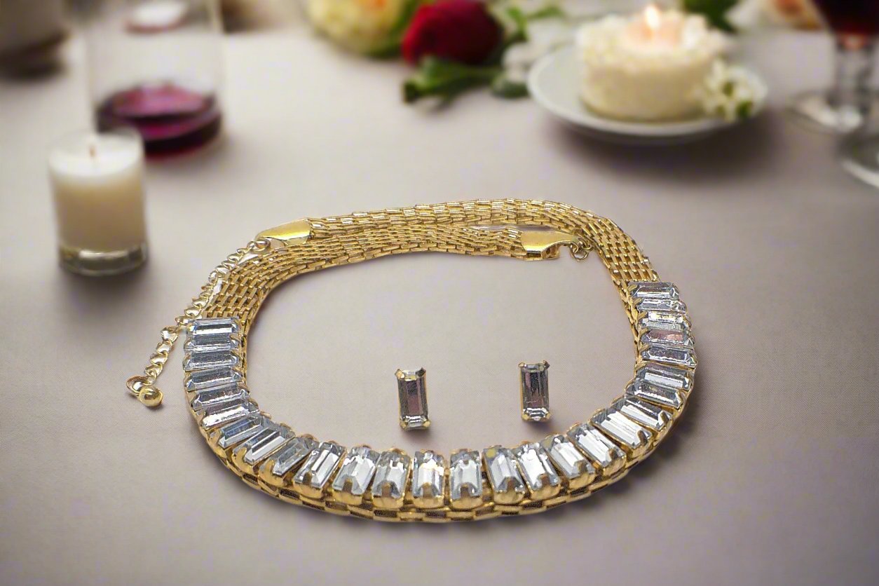 Lovely Rhinestones and Gold Necklace Set