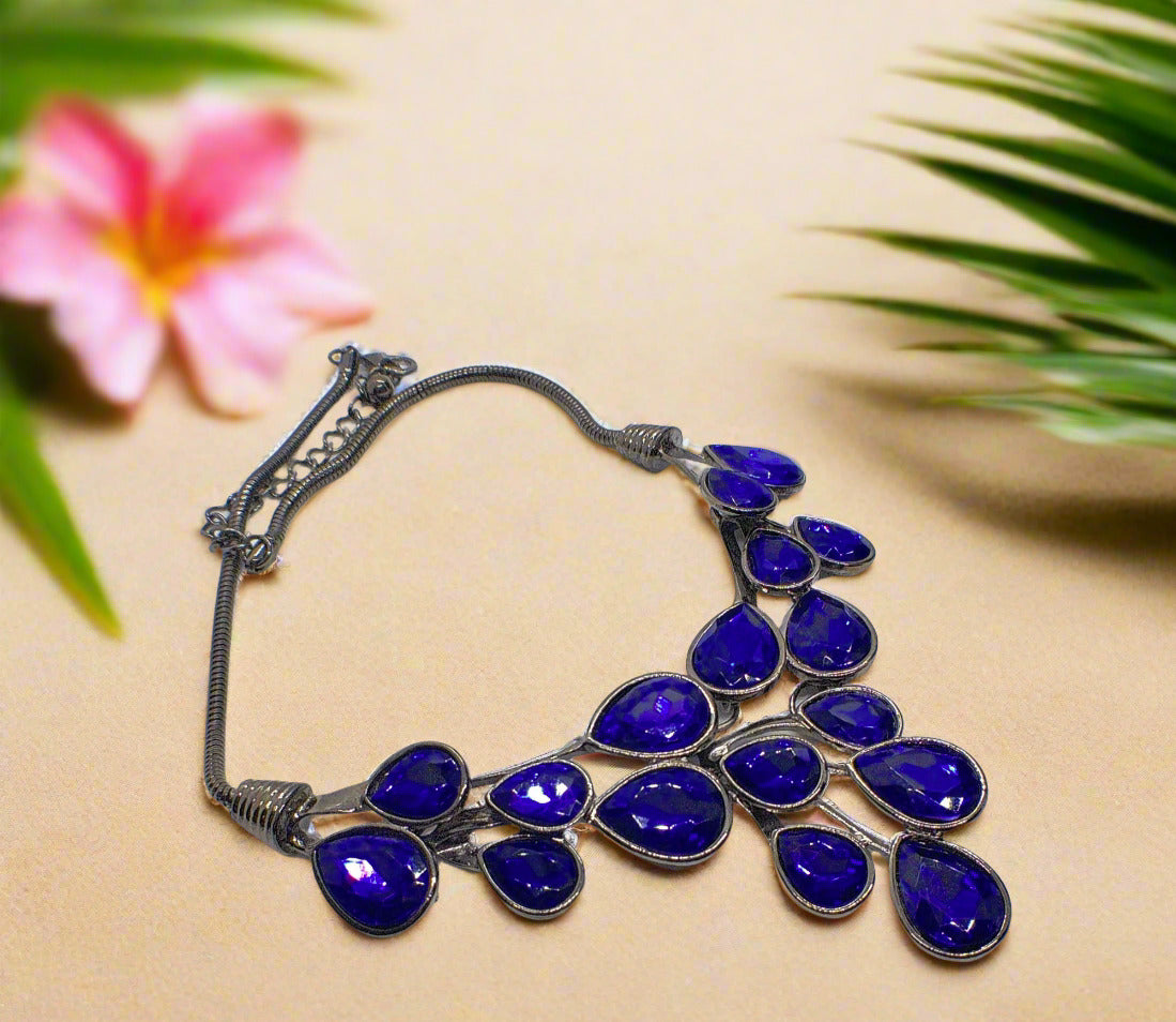 https://www.artistryjewelry.net/products/ravishing-colbalt-blue-teardrop-necklace