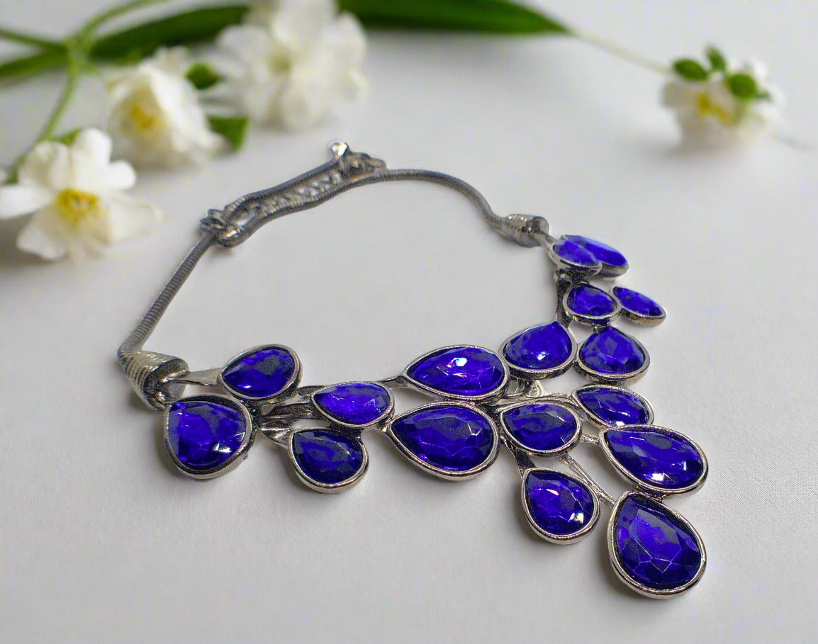 https://www.artistryjewelry.net/products/ravishing-colbalt-blue-teardrop-necklace