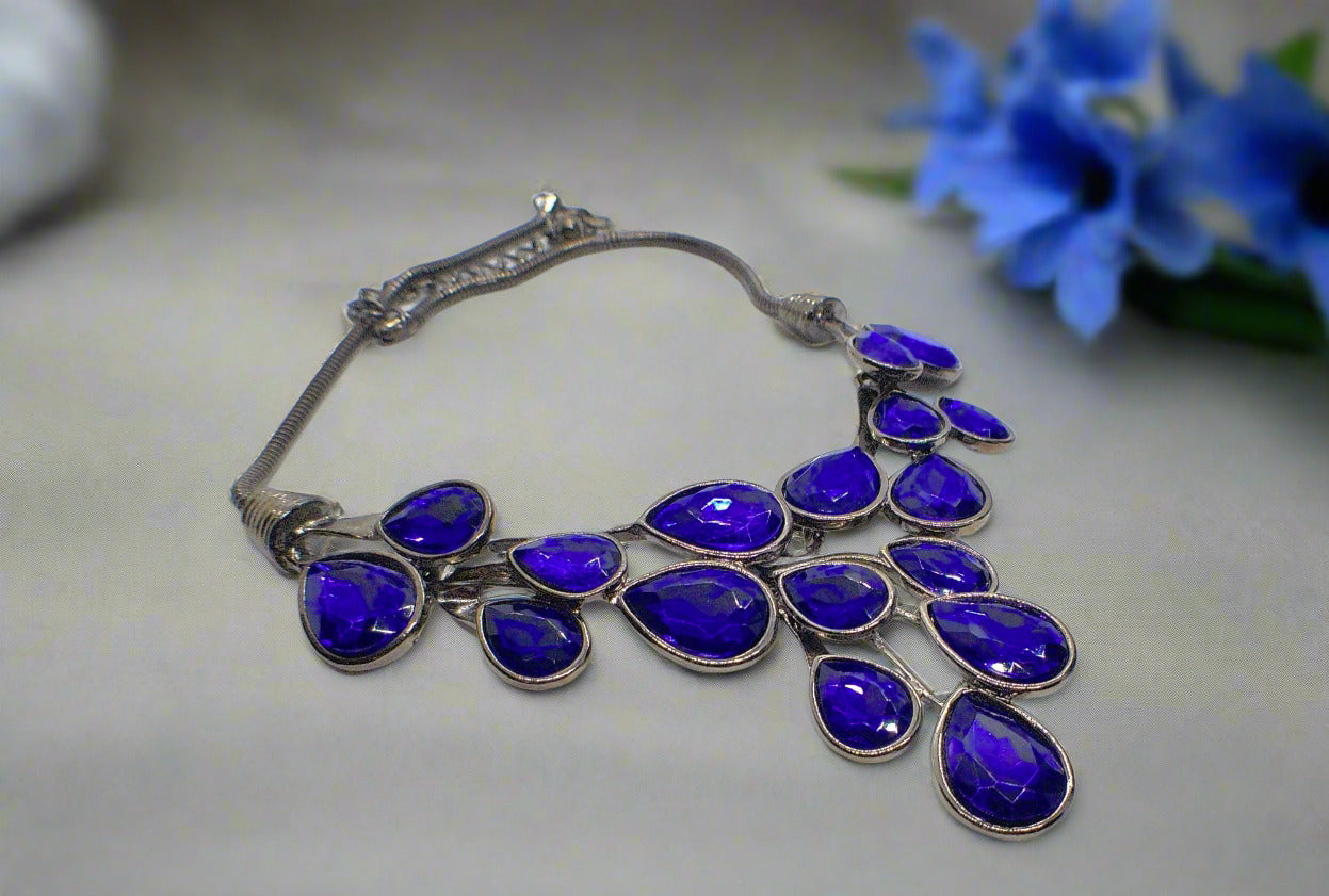 https://www.artistryjewelry.net/products/ravishing-colbalt-blue-teardrop-necklace