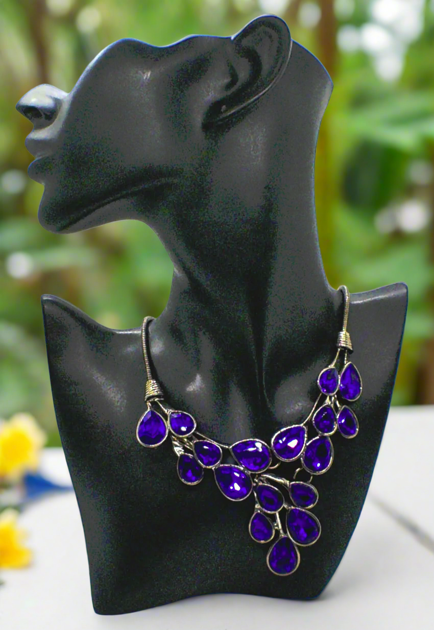 https://www.artistryjewelry.net/products/ravishing-colbalt-blue-teardrop-necklace