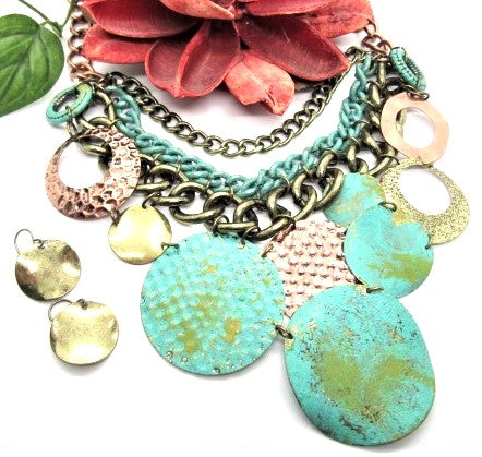 Exciting Green Patina Dangle Necklace Set