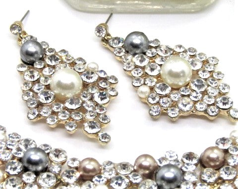 Gorgeous Pearls and Rhinestones Necklace Set