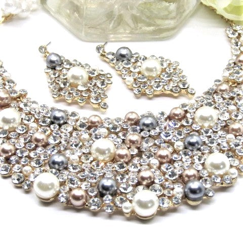 Gorgeous Pearls and Rhinestones Necklace Set