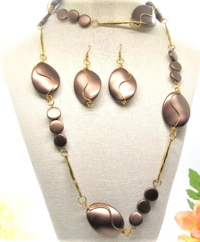 Lovely Bronze Long Necklace Set