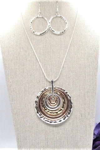 Fantastic Hammered Circles Necklace Set