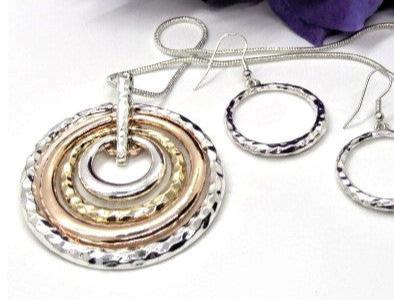 Fantastic Hammered Circles Necklace Set