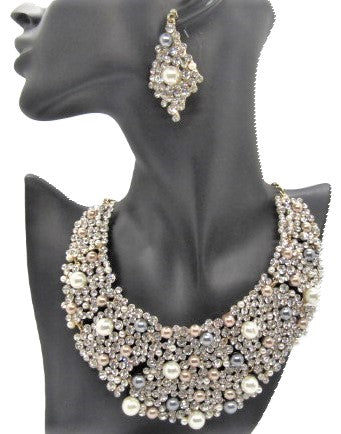 Gorgeous Pearls and Rhinestones Necklace Set