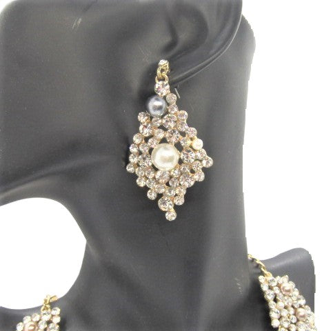 Gorgeous Pearls and Rhinestones Necklace Set