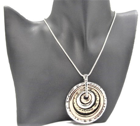 Fantastic Hammered Circles Necklace Set