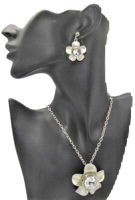 Lovely Yellow Flower Necklace Set