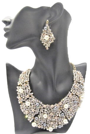 Gorgeous Pearls and Rhinestones Necklace Set