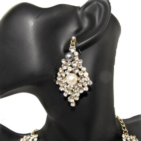 Gorgeous Pearls and Rhinestones Necklace Set