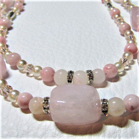 Beautiful Pretty in Pink Necklace Set