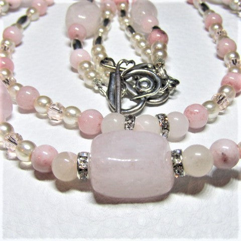 Beautiful Pretty in Pink Necklace Set