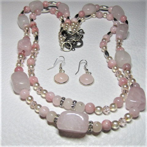 Beautiful Pretty in Pink Necklace Set