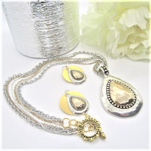 Lovely Silver Beauty Necklace Set