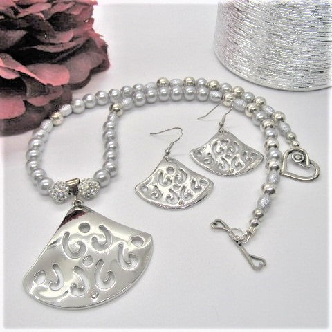 Silver Beauty Necklace Set