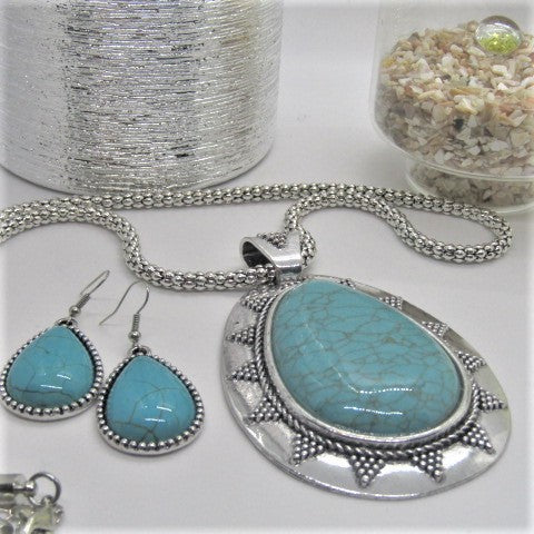 Marvelous Teardrop Turquoise Necklace Set