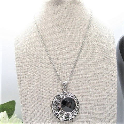 Elegant Black and Silver Necklace Set