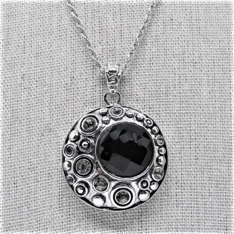 Elegant Black and Silver Necklace Set