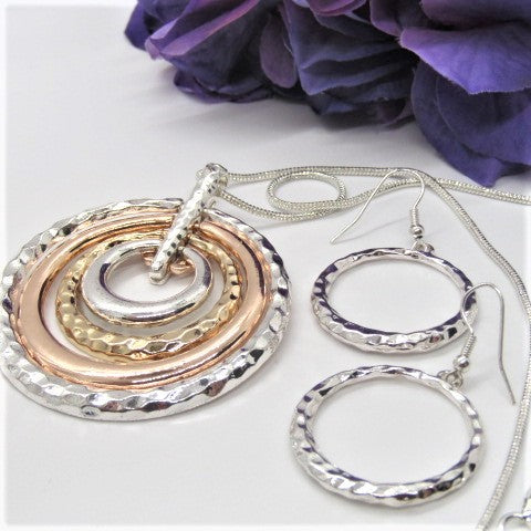 Fantastic Hammered Circles Necklace Set